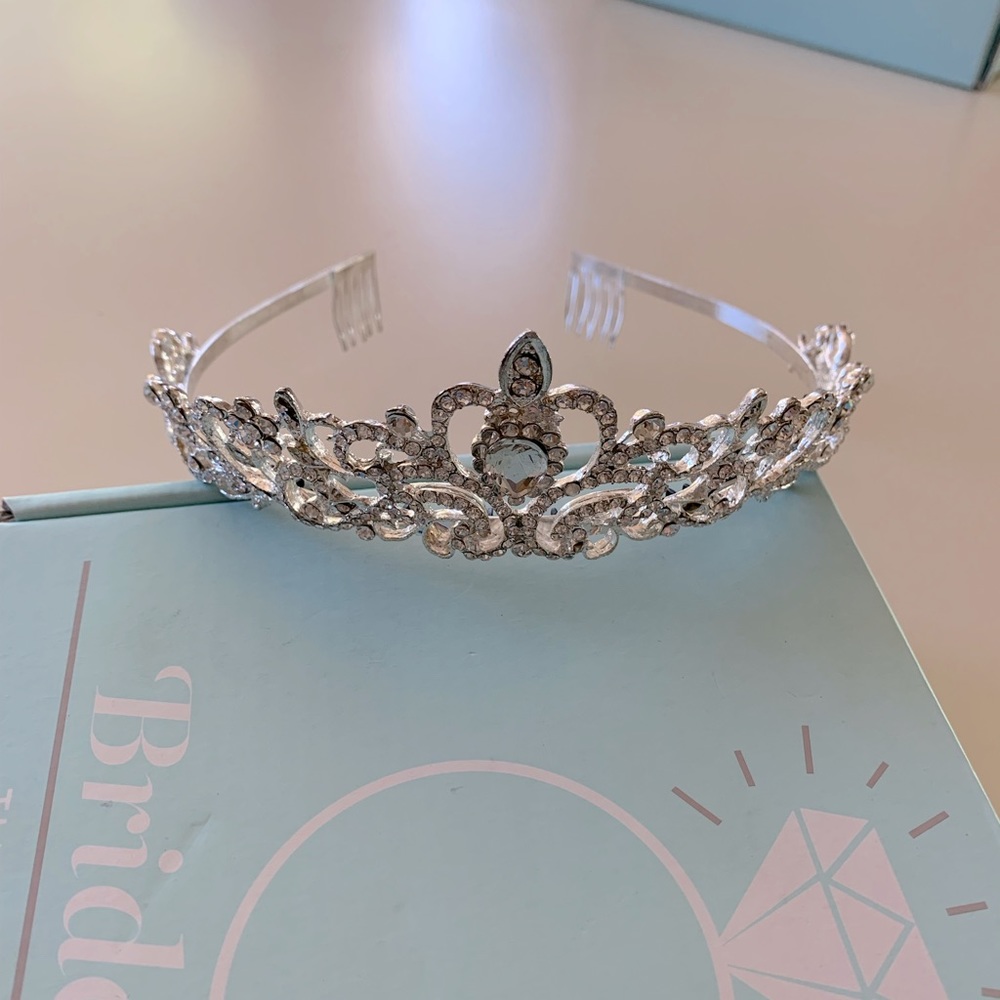 Bride to be tiara sash veil kit box gift